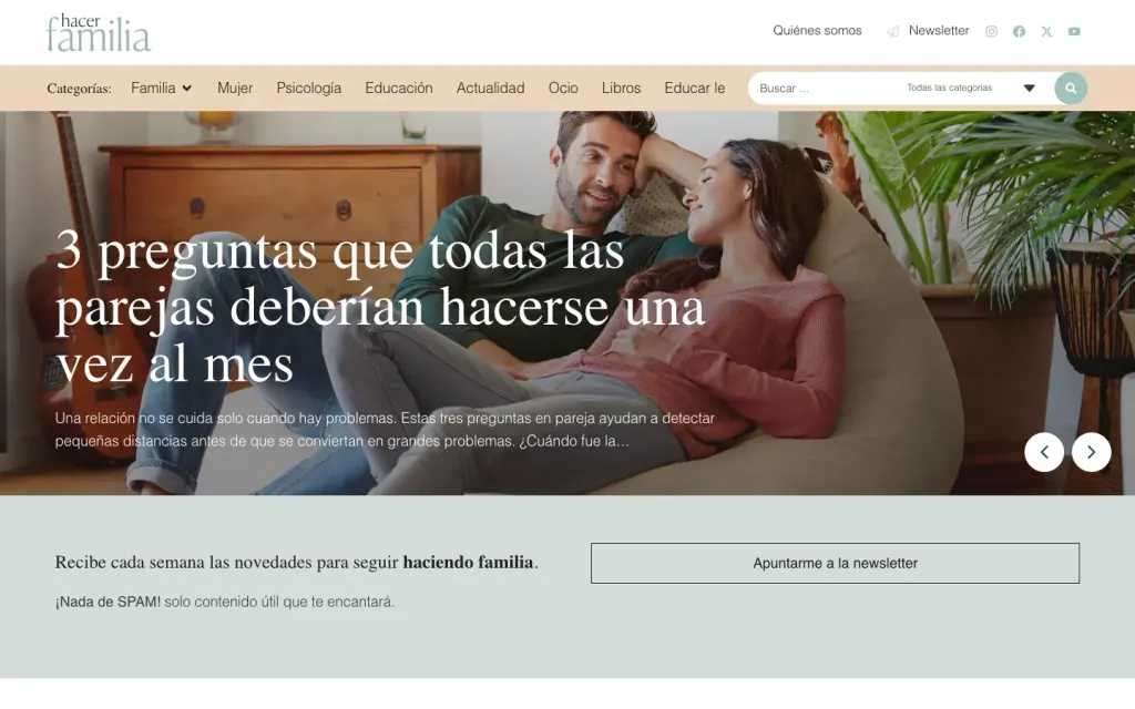 Después: la portada actual de Hacer Familia, con el menú de temas, el buscador, el carrusel de artículos y la newsletter
